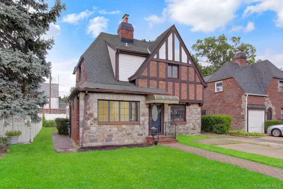 54 Surrey Lane, Hempstead, NY 11550 - #2
