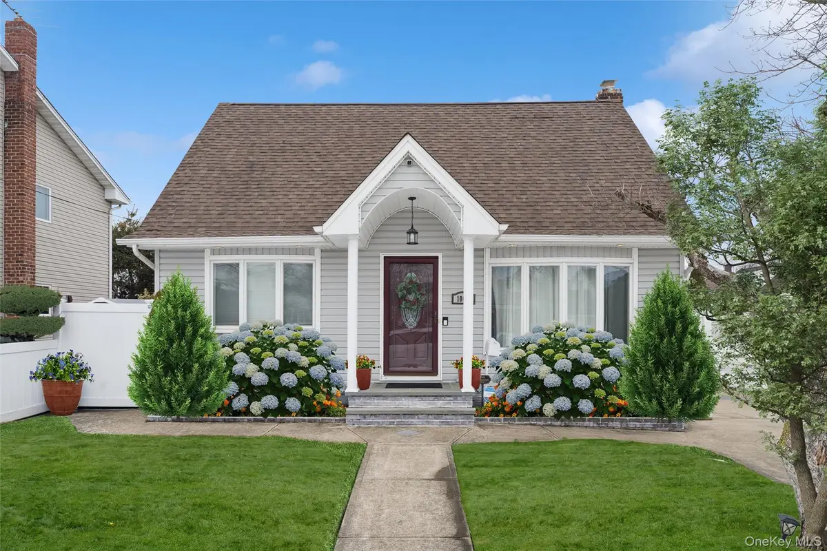 1066 Merillon Avenue, Westbury, NY 11590 - #1