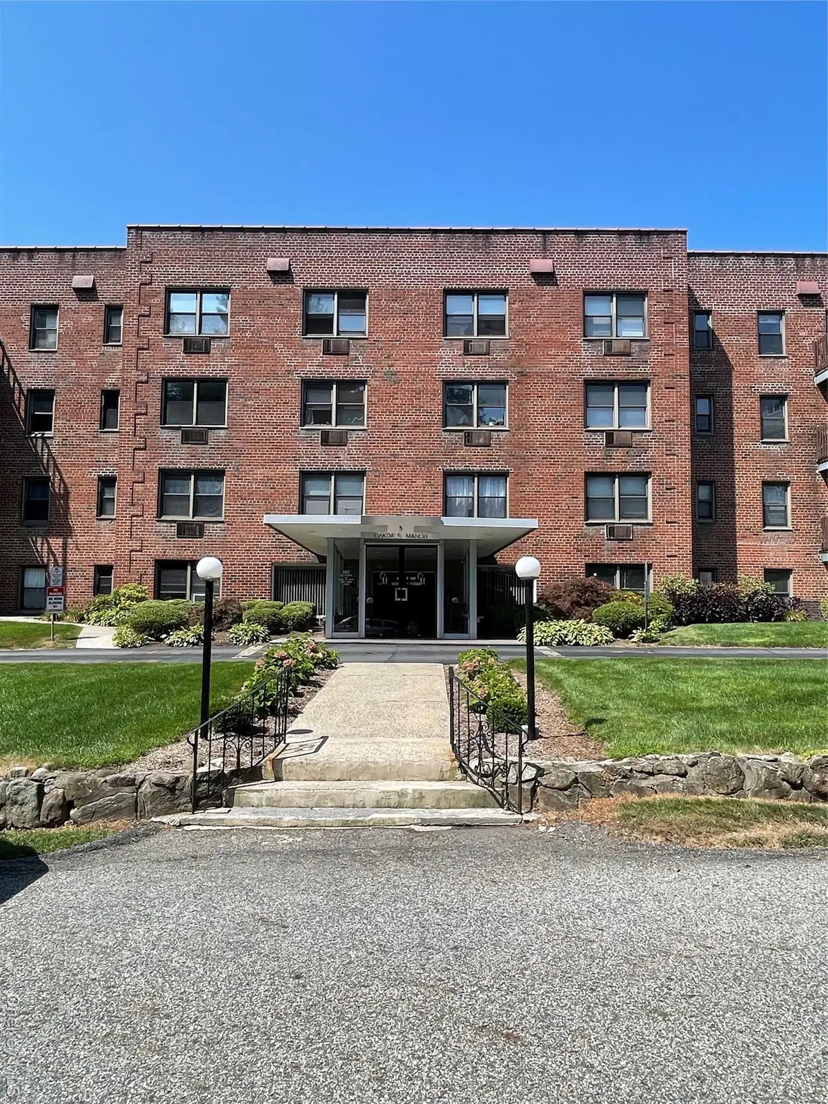 5 Oakdale Manor #B18, Suffern, NY 10901 - #1