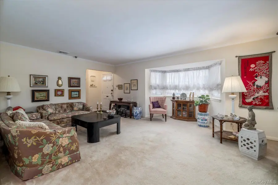 36 Wellsboro Road, Valley Stream, NY 11580 - #3