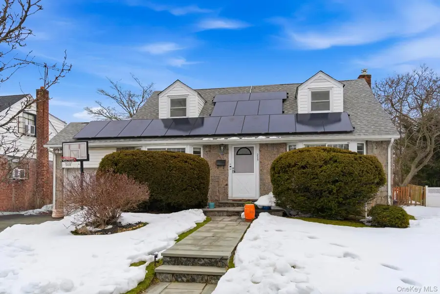 225 Willets Lane, Jericho, NY 11753 - #2