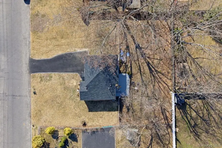 149 Delaware Avenue, Bay Shore, NY 11706 - #2