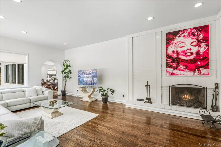 19 Frost Creek Drive, Lattingtown, NY 11560 - #3