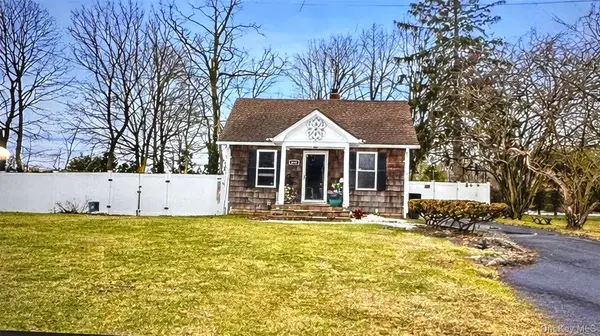 Address Withheld By Seller, East Patchogue, NY 11772