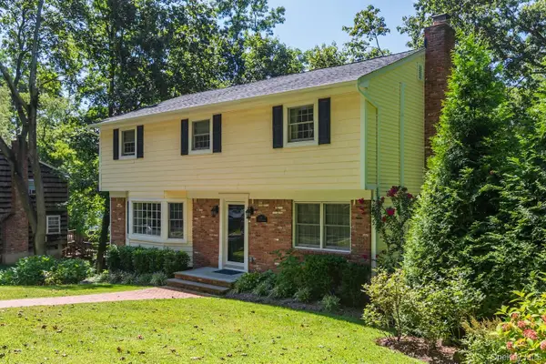 33 Northwood Circle, Huntington, NY 11743