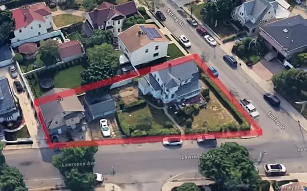 274 Lawrence Avenue, Lawrence, NY 11559