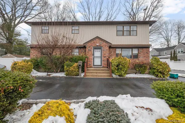 758 Stewart Avenue, Bethpage, NY 11714