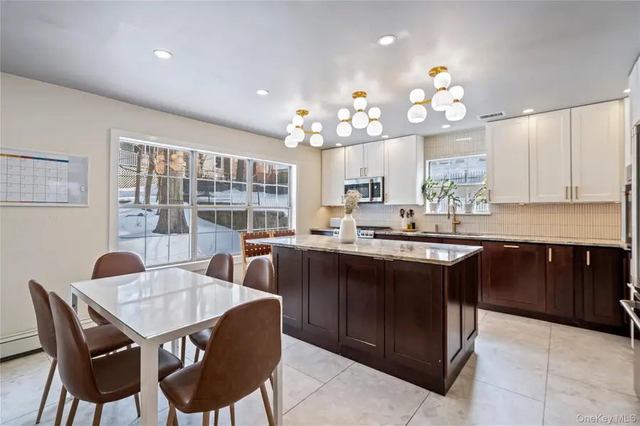 34 Wooleys Lane, Great Neck, NY 11023 - #3