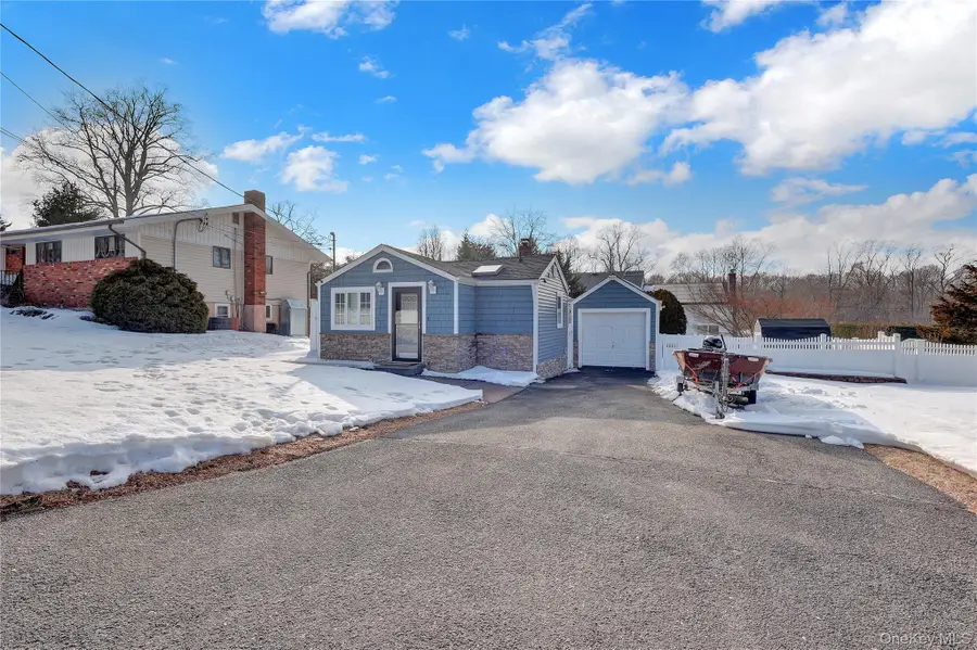 16 Magnolia Drive, Kings Park, NY 11754 - #3