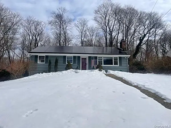 109 Quaker Path, Stony Brook, NY 11790