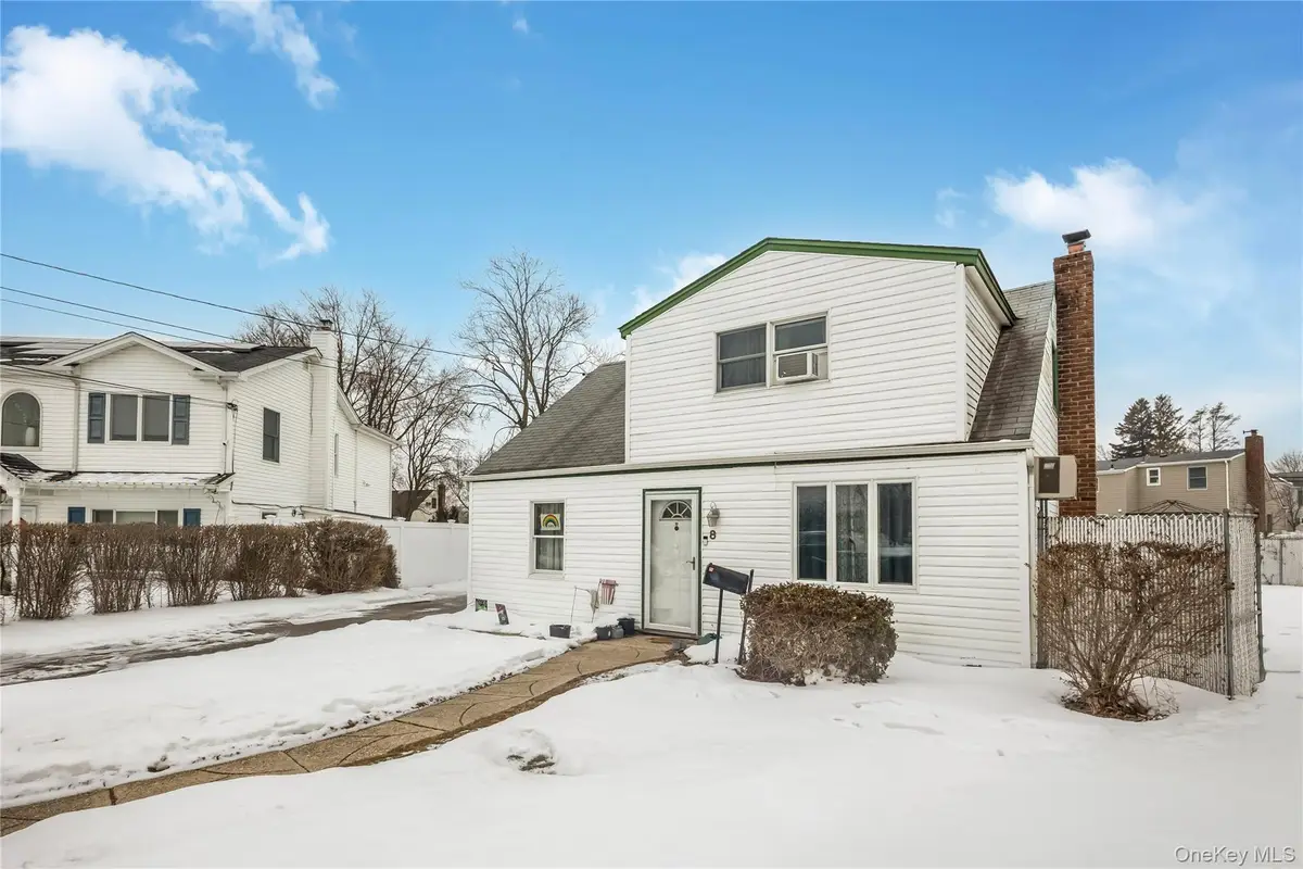 8 Carmans Court, Farmingdale, NY 11735 - #1