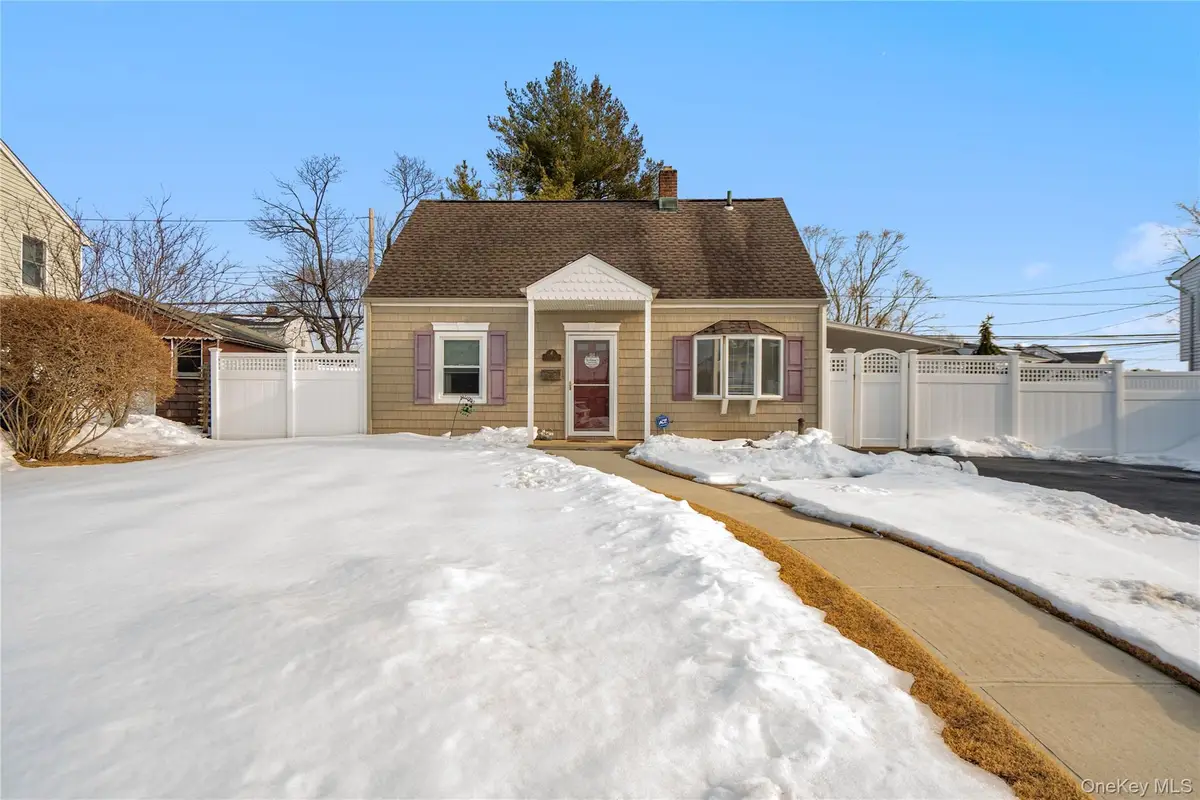 108 Swan Lane, Levittown, NY 11756 - #1