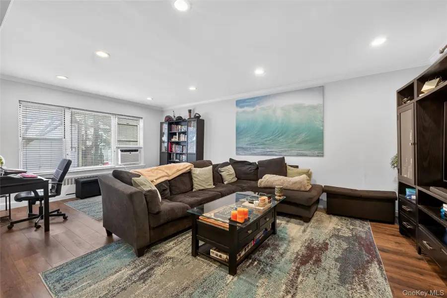 8 Wooleys Lane #Apt B12, Great Neck, NY 11023 - #3