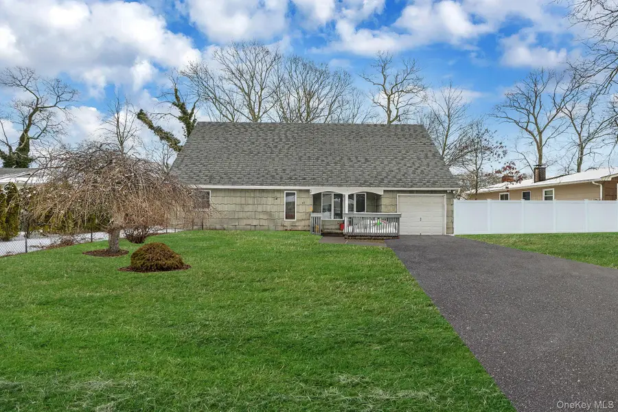 47 Holiday Boulevard, Center Moriches, NY 11934 - #2