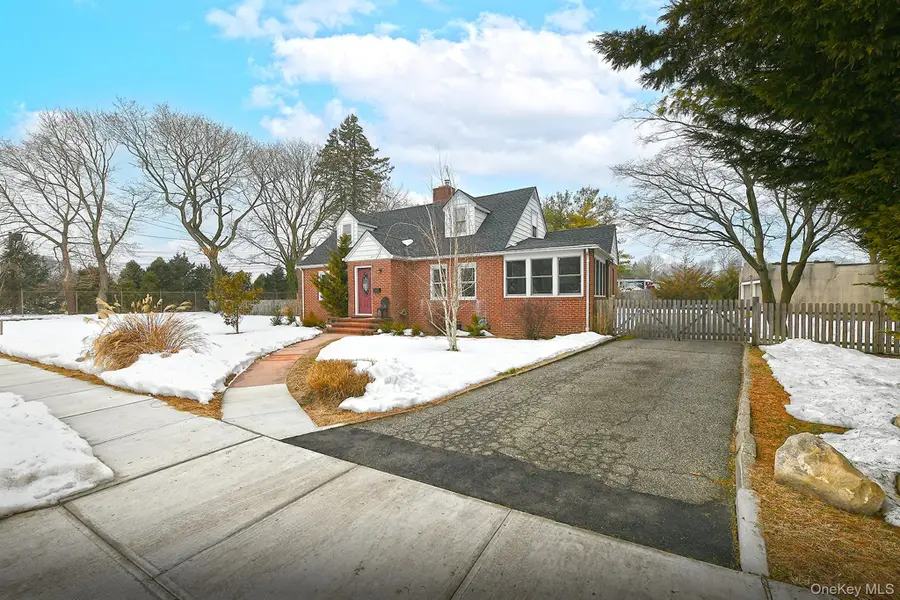 1 Central Street, Greenlawn, NY 11740 - #2