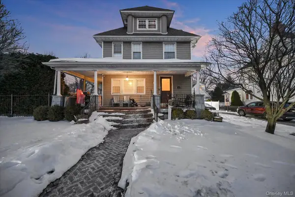 8405 112th Street, Richmond Hill, NY 11418