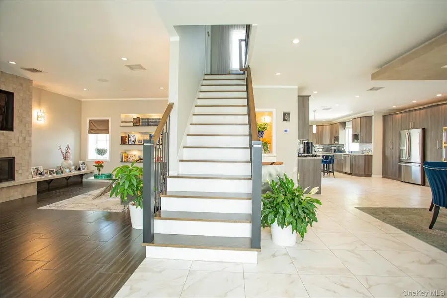 165 W Walnut Street, Long Beach, NY 11561 - #2