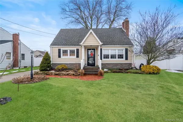 36 Lakewood Avenue, Ronkonkoma, NY 11779