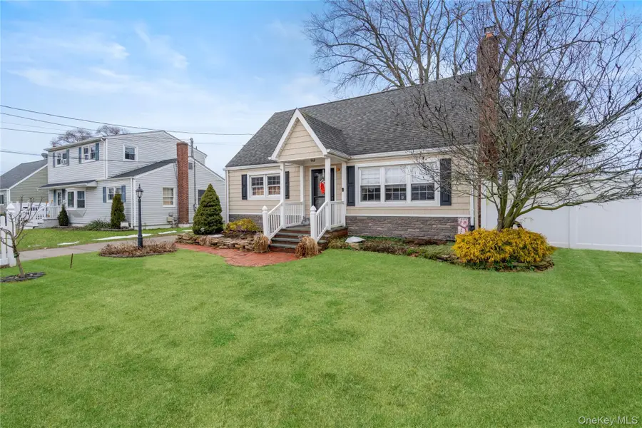 36 Lakewood Avenue, Ronkonkoma, NY 11779 - #2