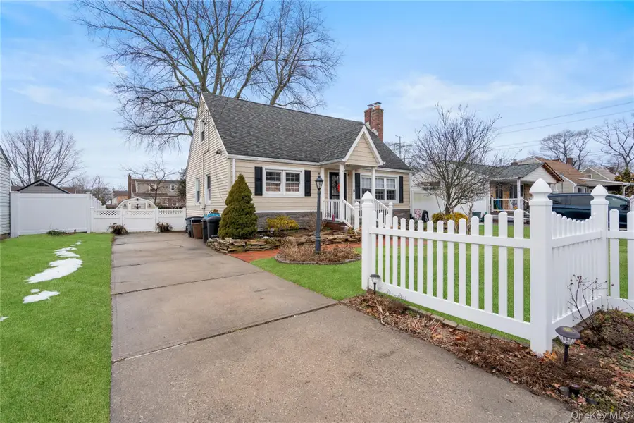 36 Lakewood Avenue, Ronkonkoma, NY 11779 - #3