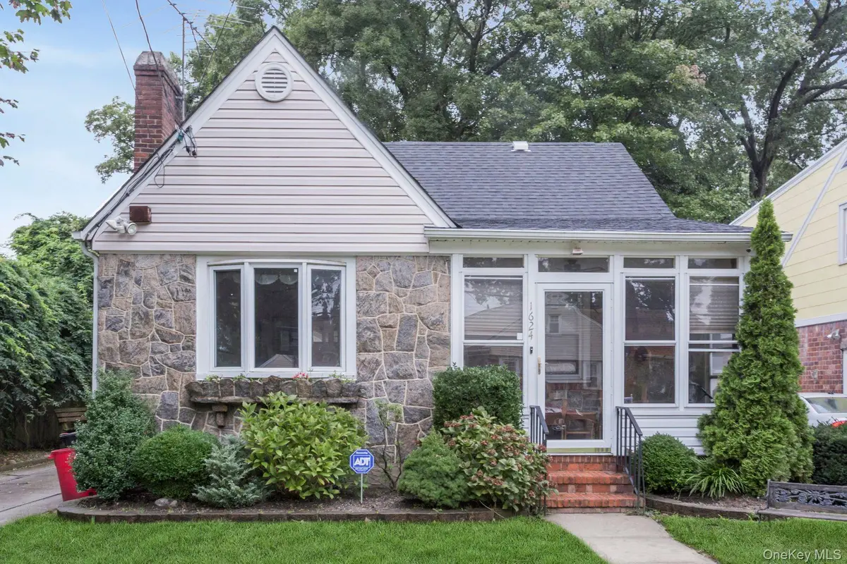 1624 Berkeley Avenue, Baldwin, NY 11510 - #1