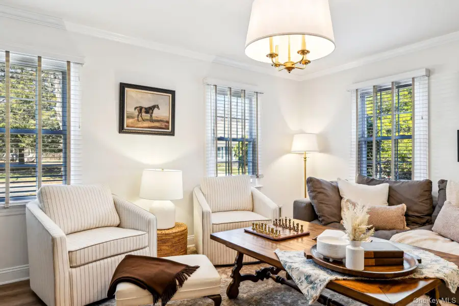 4 Jeffrey Lane, Setauket, NY 11733 - #3