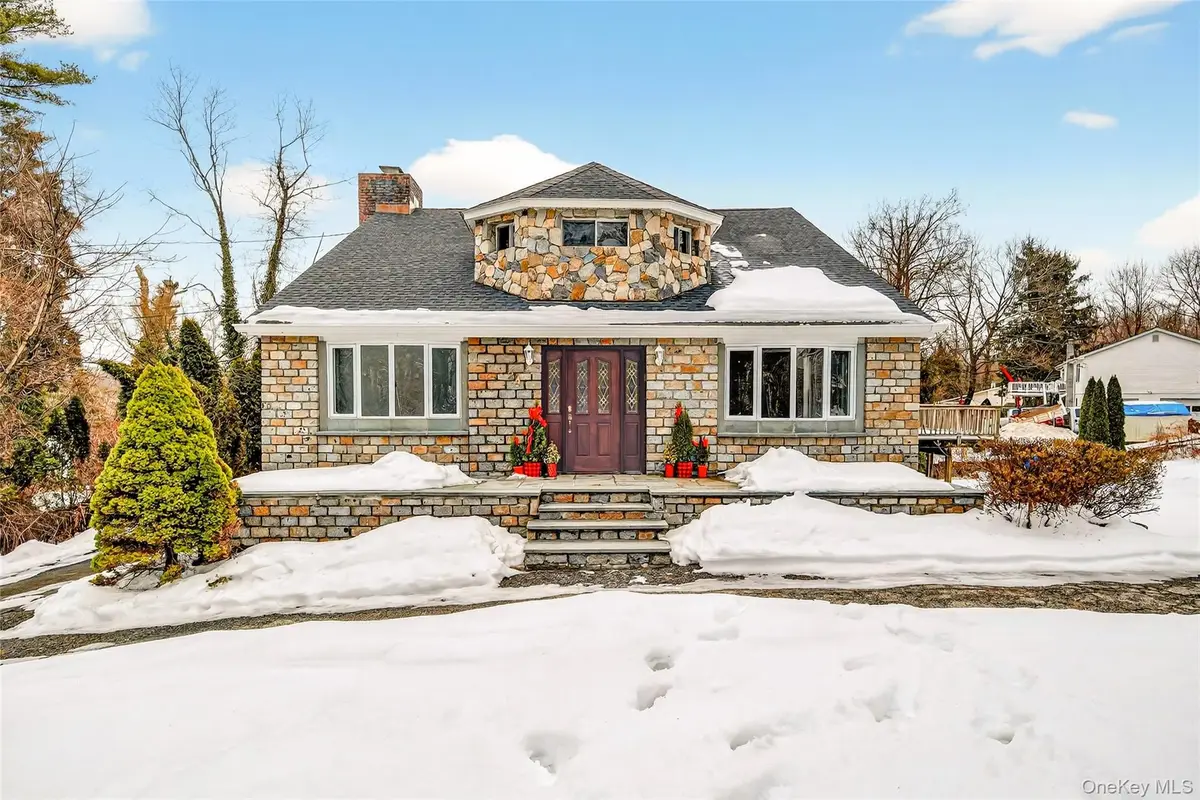 24 Old Knollwood Road, White Plains, NY 10607 - #1