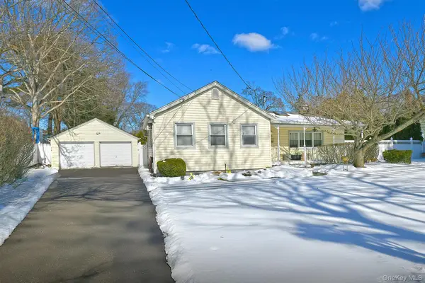 7 Gerber Street, Dix Hills, NY 11746