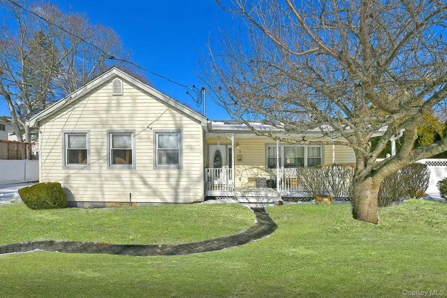 7 Gerber Street, Dix Hills, NY 11746 - #2