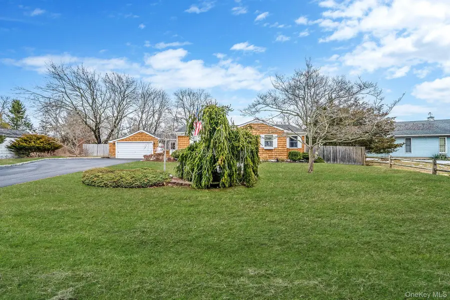 9 Barnes Road, Manorville, NY 11949 - #3