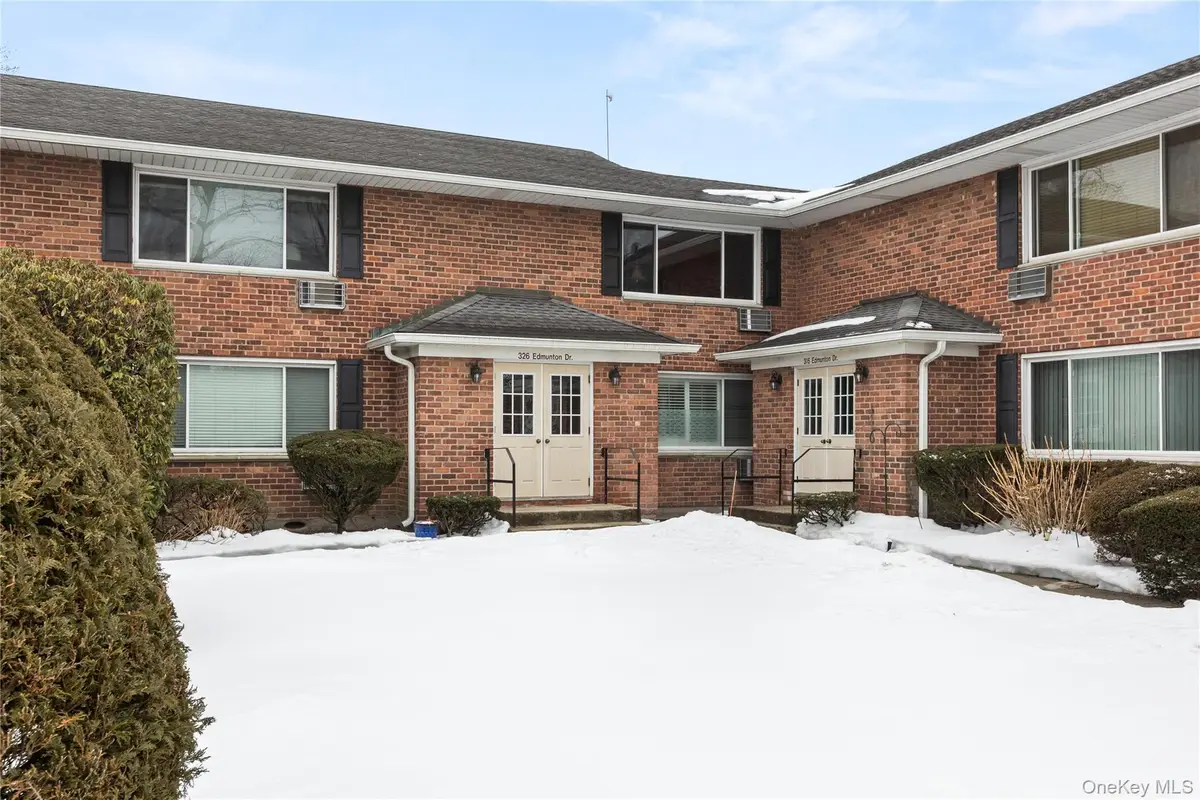 326 Edmunton Drive #L7, North Babylon, NY 11703 - #1