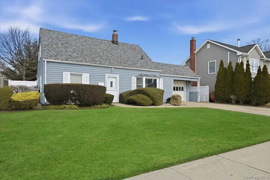 25 Peacock Lane, Levittown, NY 11756 - #2