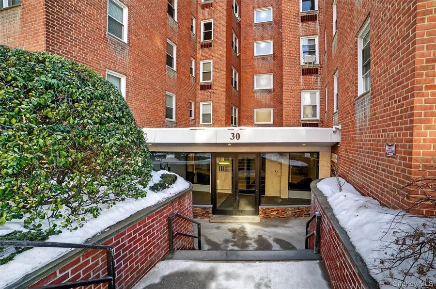 30 E Hartsdale Avenue #2J, Hartsdale, NY 10530 - #2