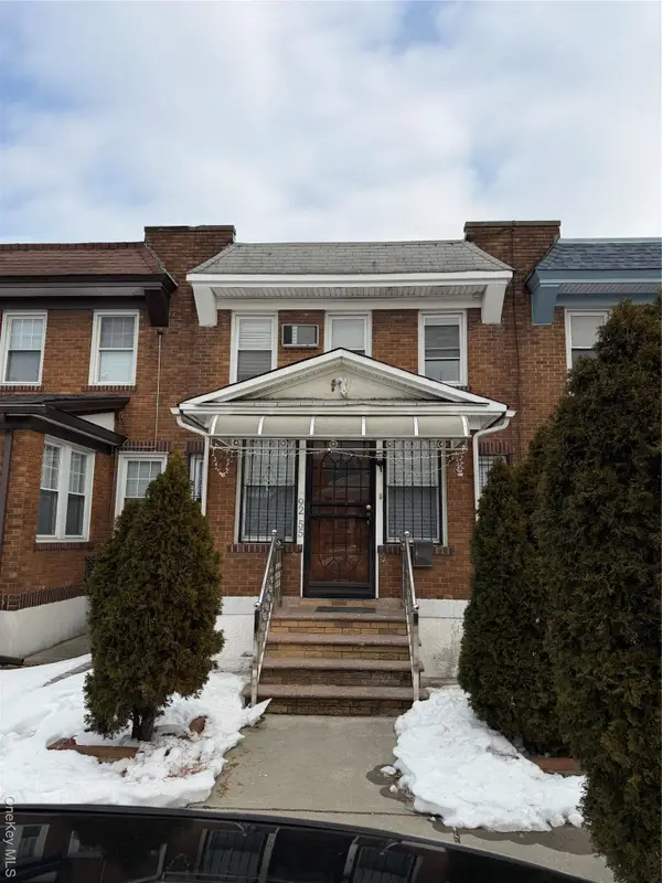 92-55 215th Place, Queens Village, NY 11428