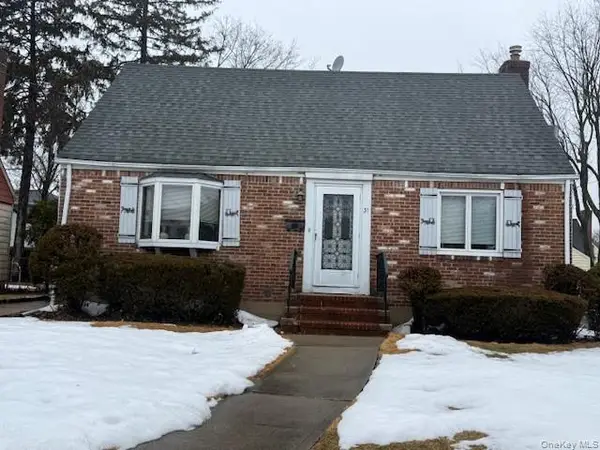 31 Prince Street, New Hyde Park, NY 11040