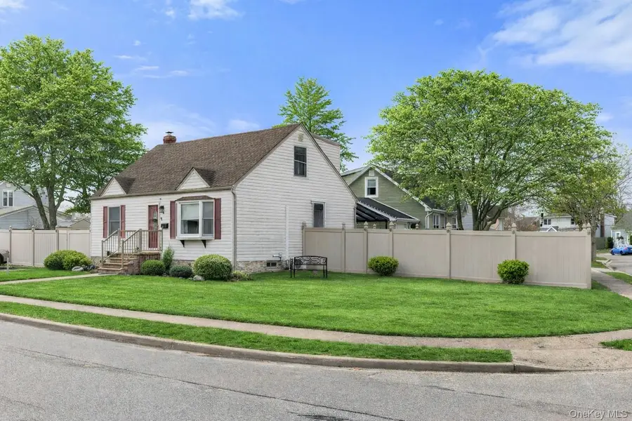 8 Garden Boulevard, Hicksville, NY 11801 - #2