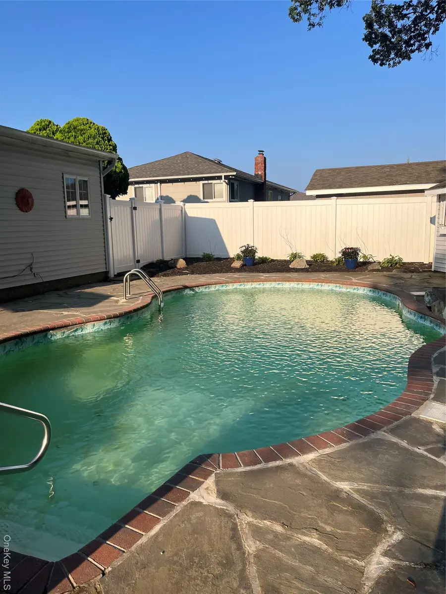 22 Jersey Street, Deer Park, NY 11729 - #3