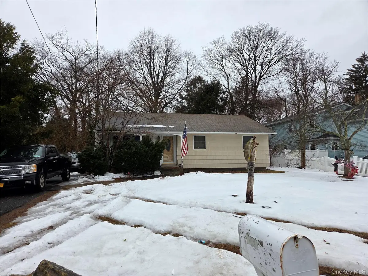 1456 Locust Avenue, Bohemia, NY 11716 - #1