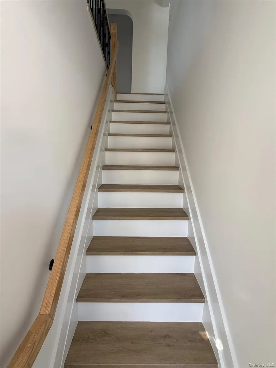 21918 74th Avenue #2, Oakland Gardens, NY 11364 - #3