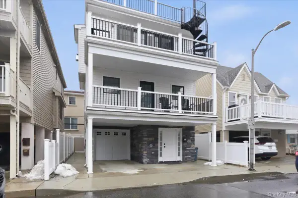 97 Wisconsin Street, Long Beach, NY 11561