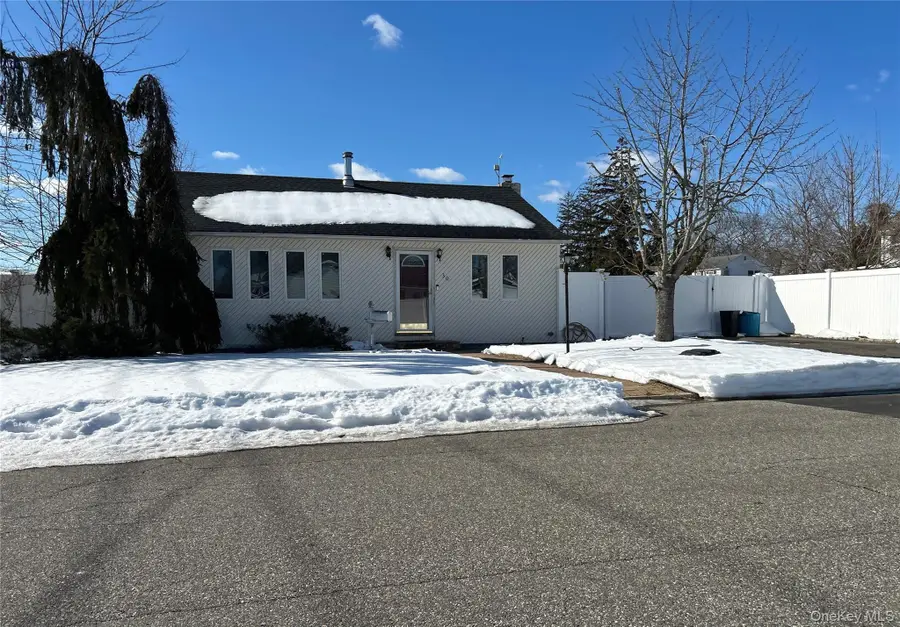 30 Jenkins Avenue, North Babylon, NY 11703 - #3