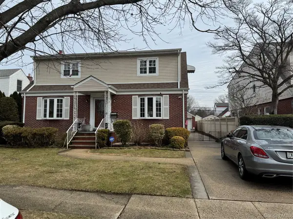 48 Orchid Lane, New Hyde Park, NY 11040