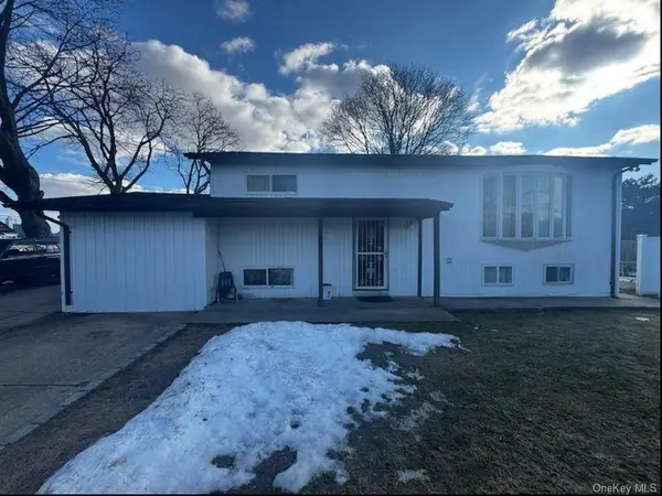 46 Anna Road, Bay Shore, NY 11706