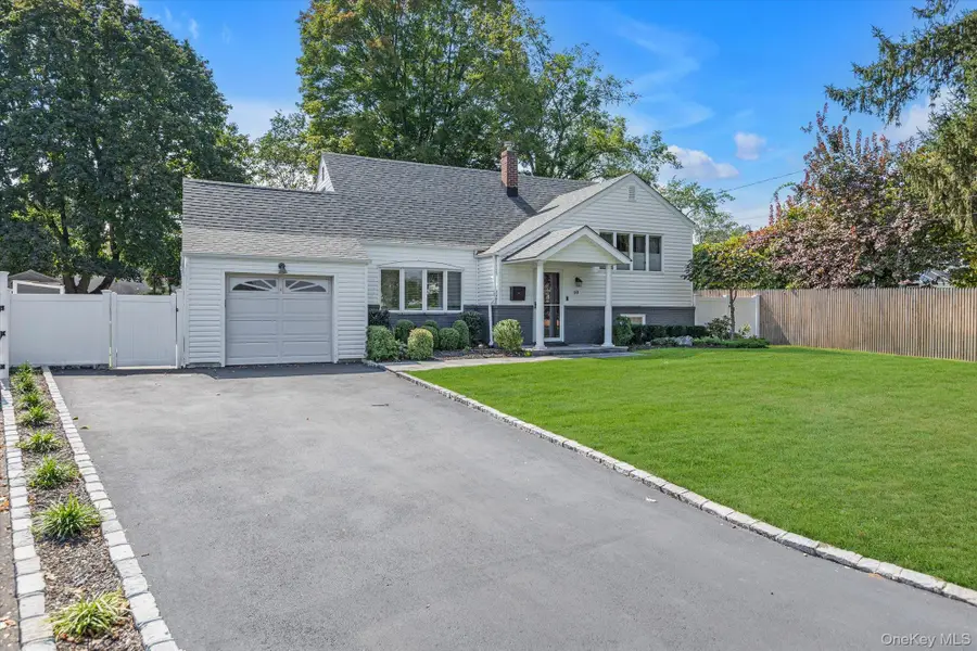 10 Peachtree Lane, Huntington Station, NY 11746 - #2