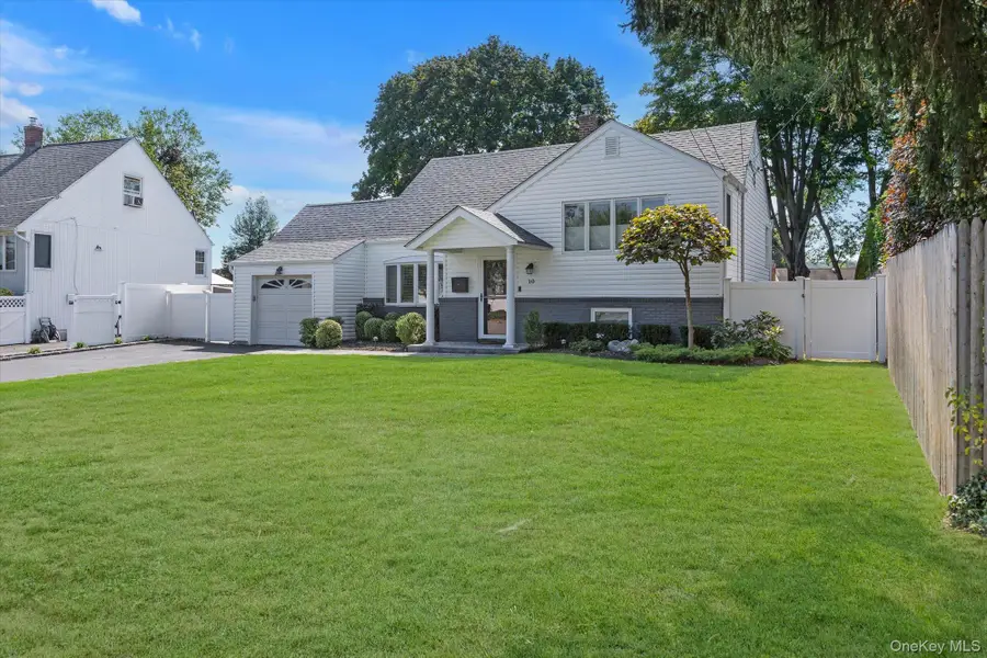 10 Peachtree Lane, Huntington Station, NY 11746 - #3