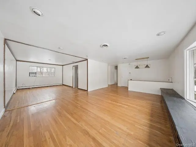 14 Jeffrey Lane, Great Neck, NY 11020 - #3