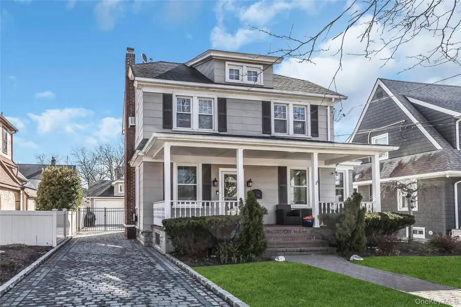 86 Taft Avenue, Lynbrook, NY 11563 - #3