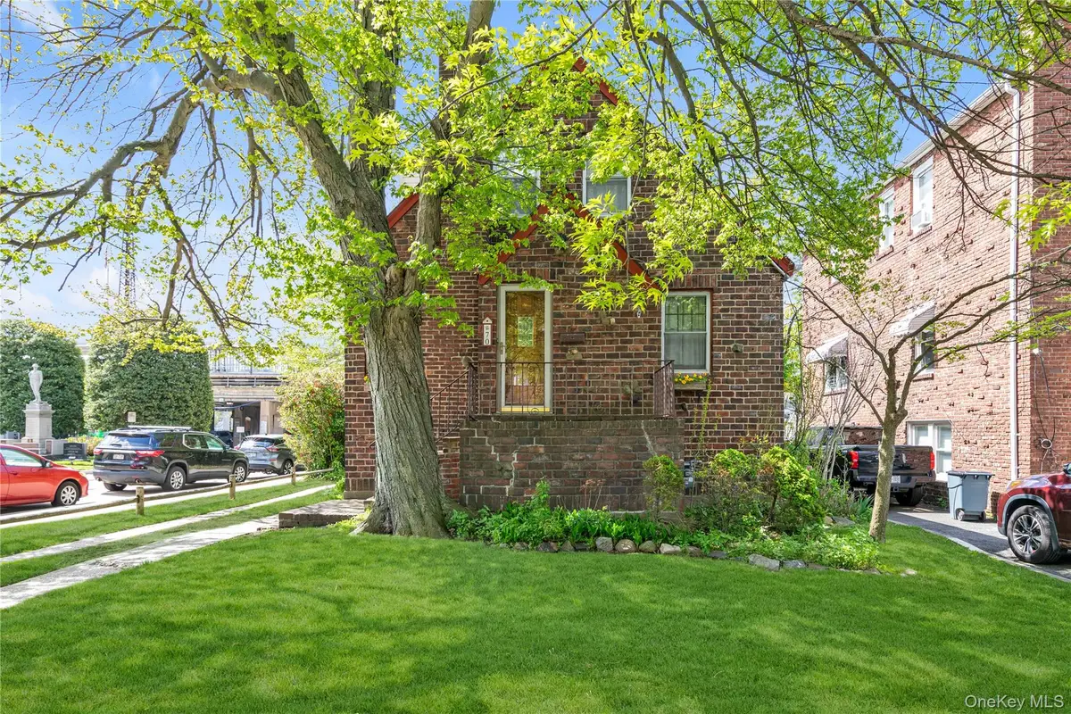 70 Lyon Place, Lynbrook, NY 11563 - #1