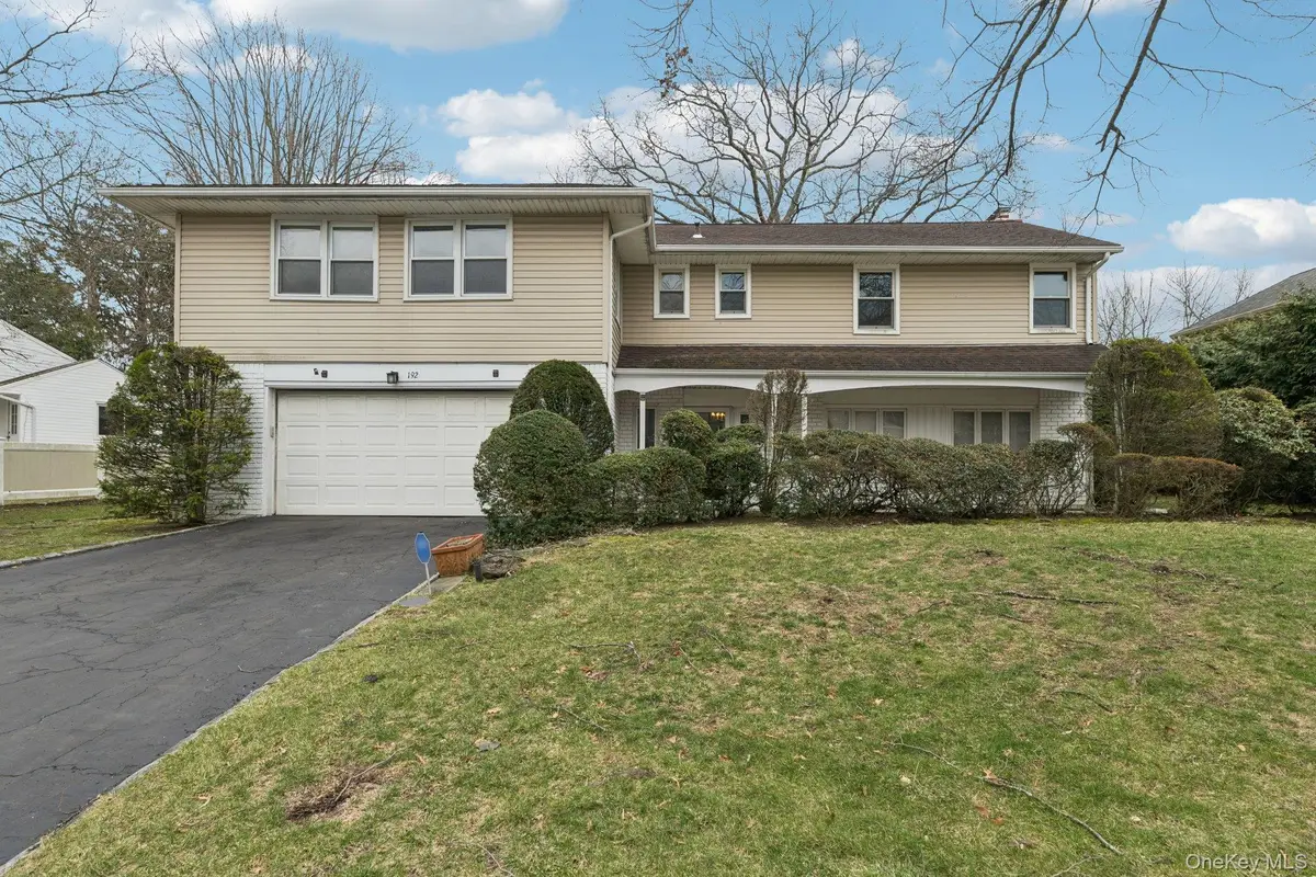 192 Bengeyfield Drive, East Williston, NY 11596 - #1