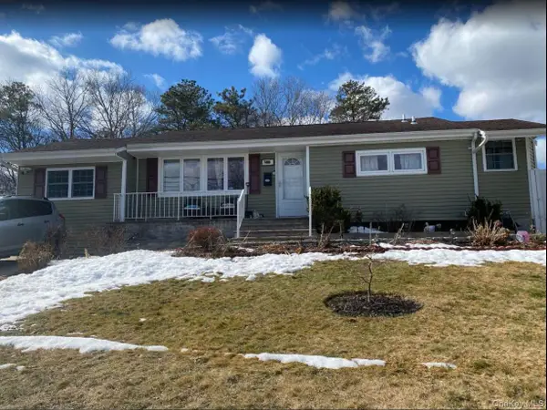 194 Hilltop Drive, Brentwood, NY 11717